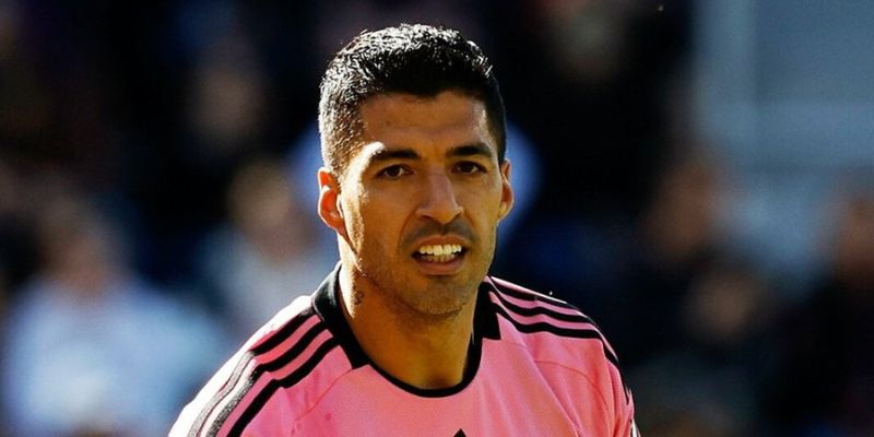 Luis Suarez chia tay đội tuyển quốc gia Uruguay